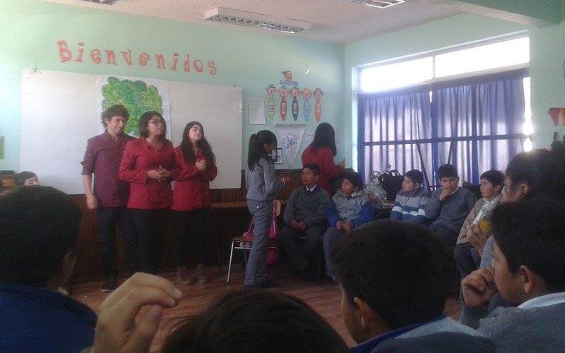 Estudiantes realizaron intervención psicológica educacional en tres colegios de la zona