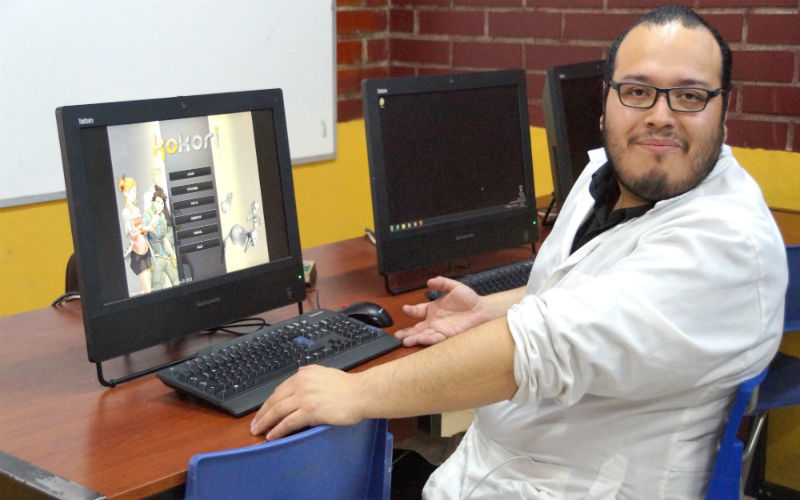 Mario Santibáñez, el profesor que enseña biología utilizando el videojuego Kokori