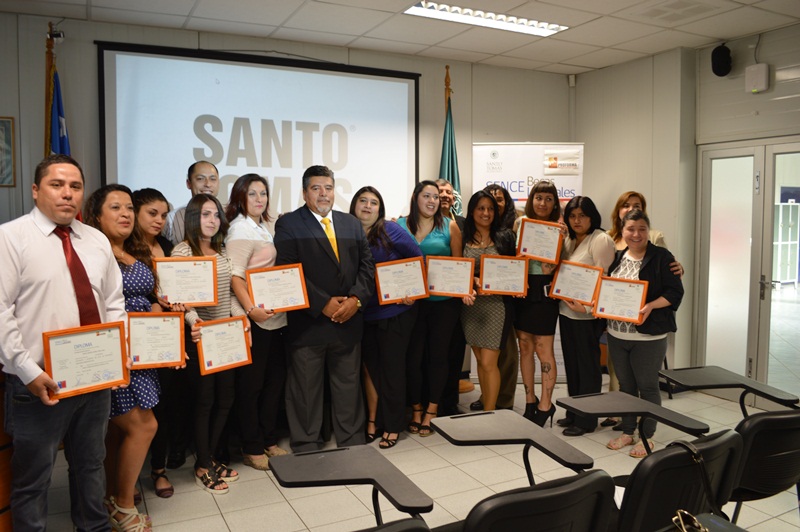 Vecinos finalizan curso “Actividades Auxiliares Administrativas”