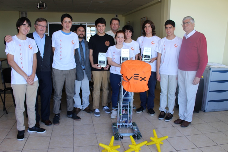 Jóvenes puertovarinos representarán a Chile en competencia mundial de Robótica VEX