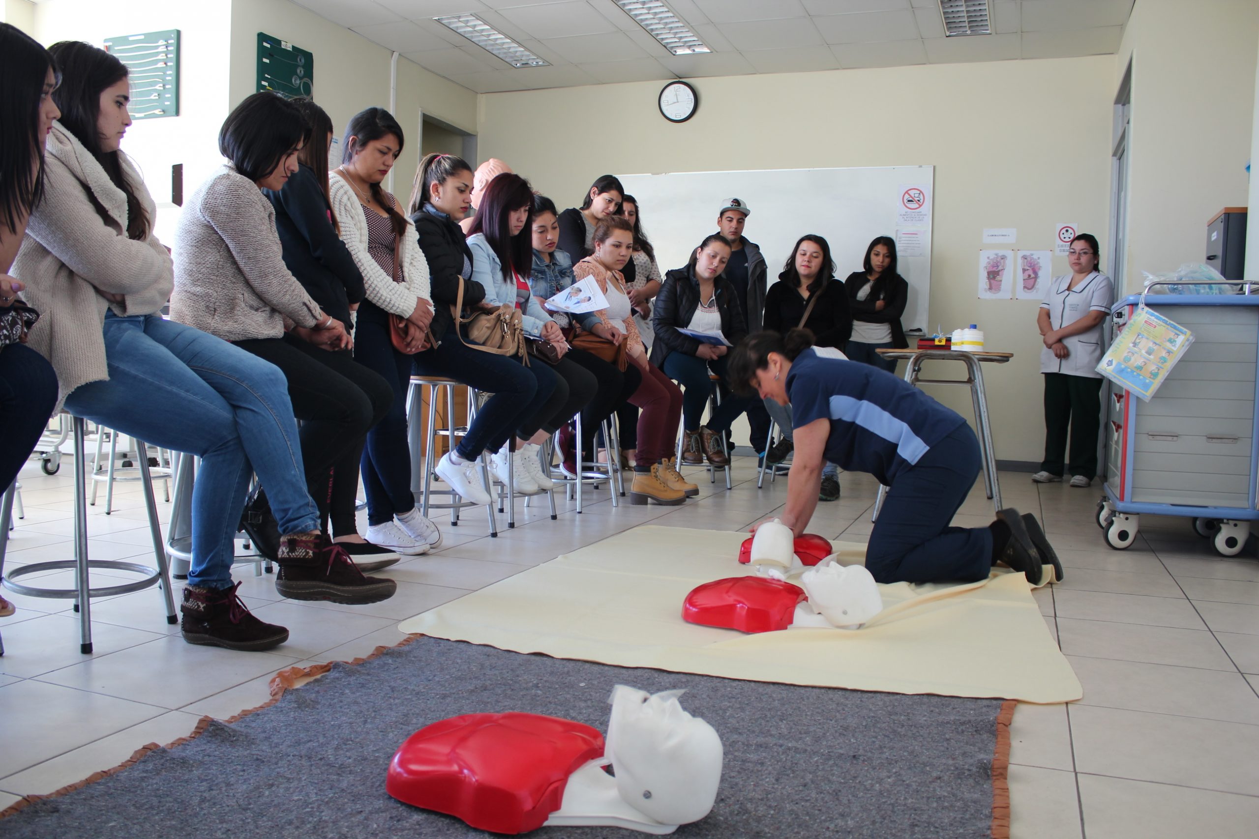 Carreras de Salud CFT realizaron actividad con nuevos estudiantes