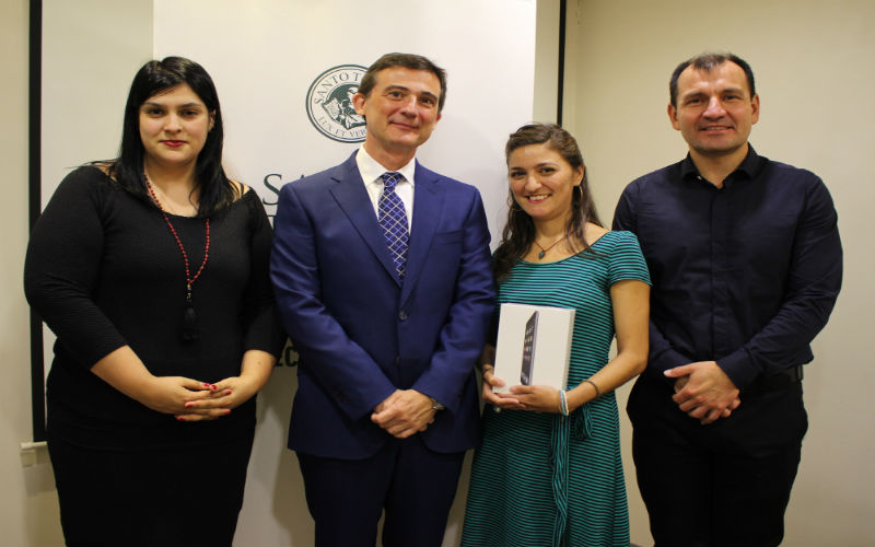 Sorteo Egresados: ex alumna de Laboratorista Dental fue la ganadora de un iPad Mini