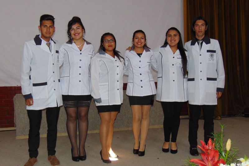 Investidura de alumnos de Técnico a nivel superior de trabajo social