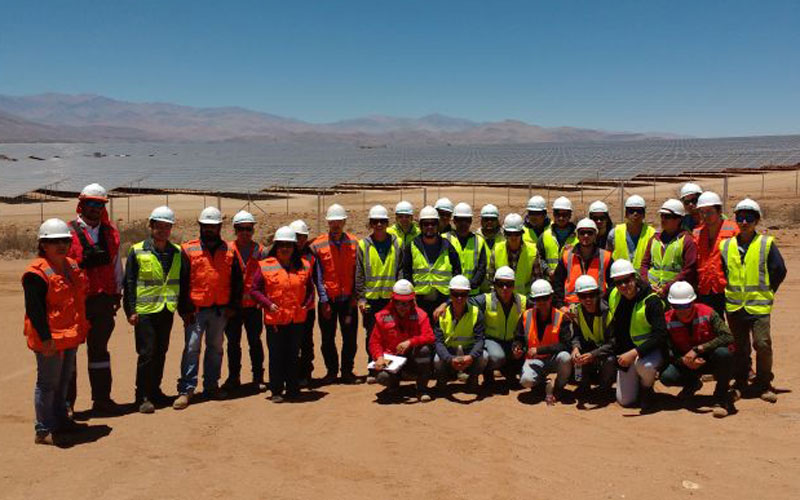 Estudiantes de Electricidad y Electrónica Industrial visitaron Planta Fotovoltaica de Vallenar