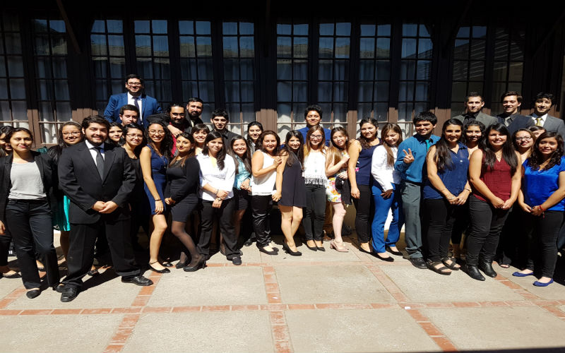 Alumnos de Medicina Veterinaria presentaron pósters científicos en seminario