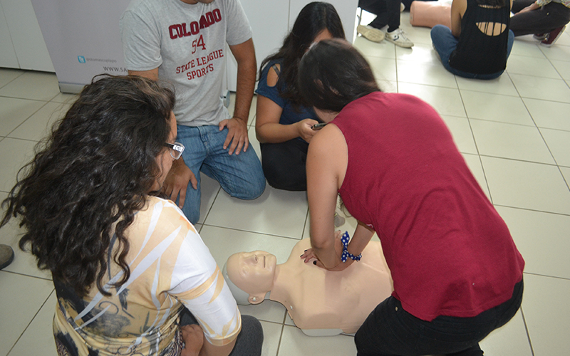 Escuela de Verano Santo Tomás Copiapó imparte taller de Reanimación Básica adulto y pediátrico