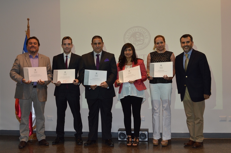 Docentes de Santiago Centro reciben certificado del diplomado en Pedagogía Vocacional