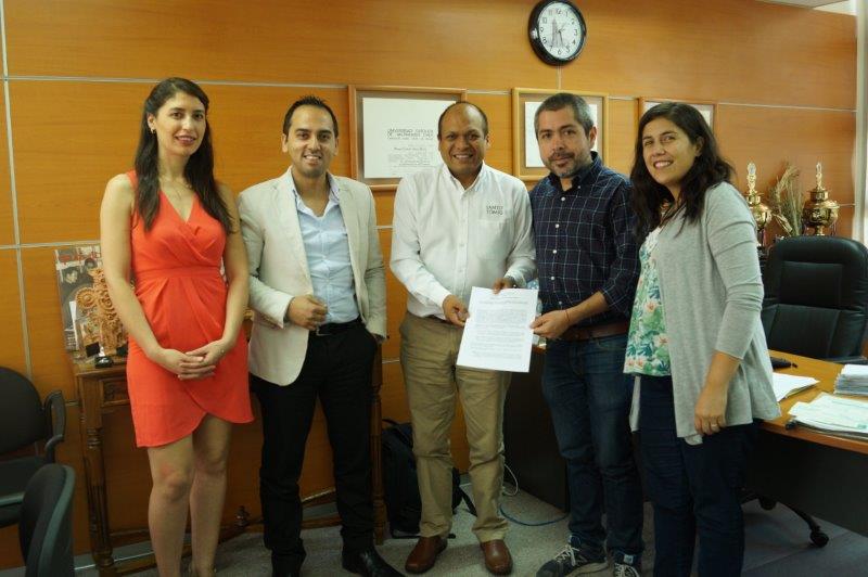 Administración firma convenio para apoyar innovación minera