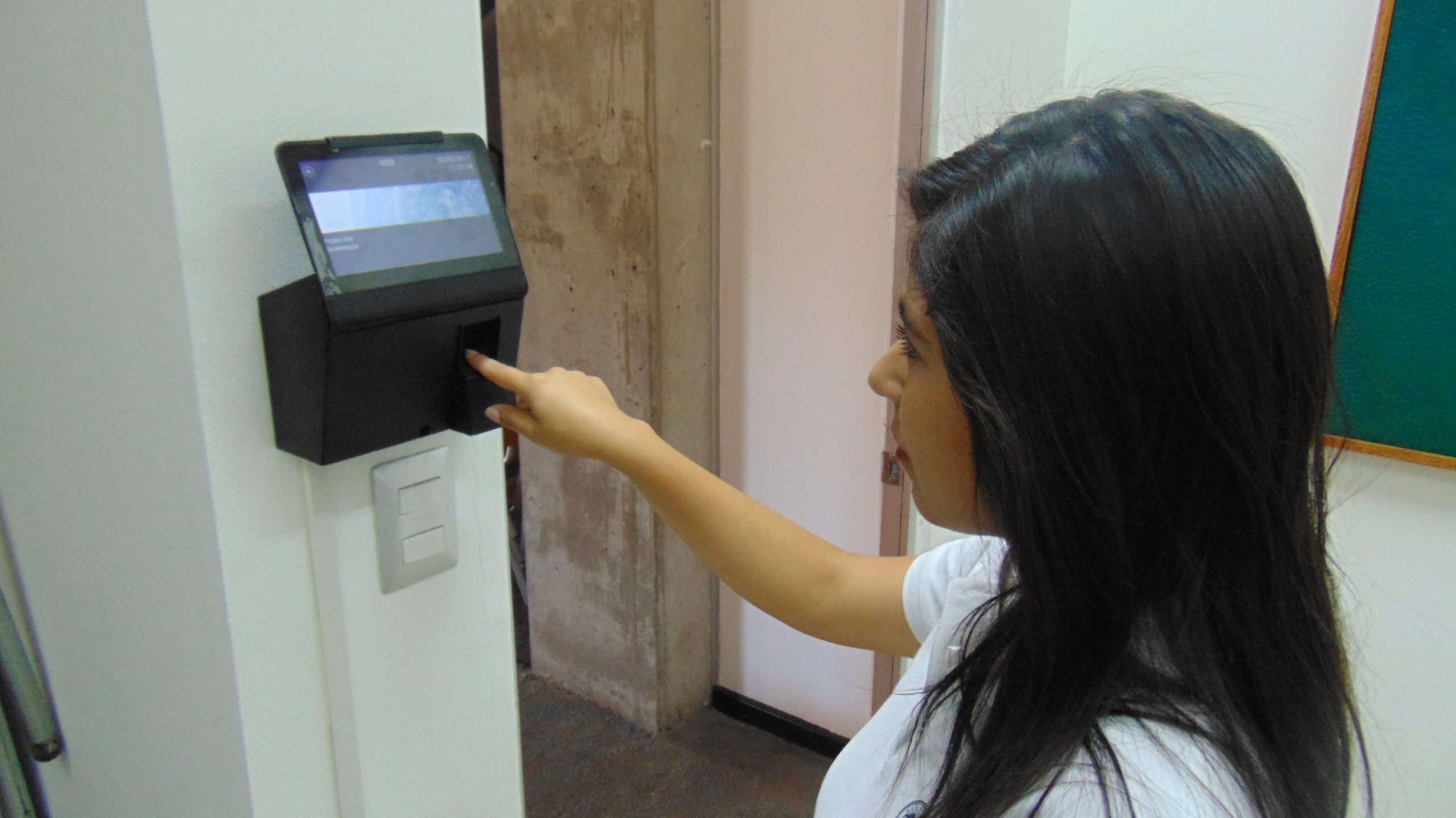 Santo Tomás Ovalle implementa control biométrico de asistencia