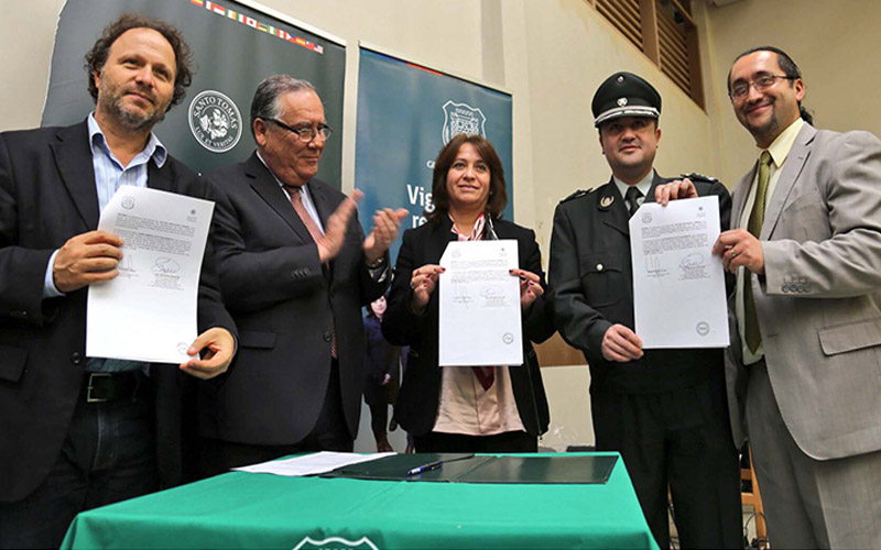 Santo Tomás y Gendarmería firman convenio de colaboración