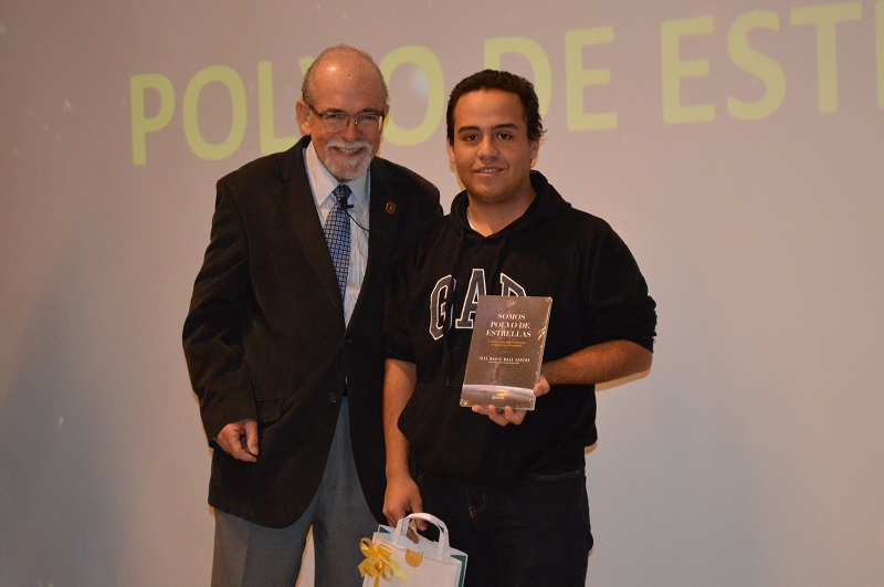 José Maza, realizó charla sobre su libro “Somos polvo de estrellas” en Inauguración de Año Académico de Formación e Identidad