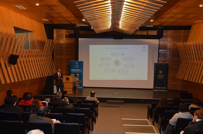 Vicerrector académico realizó socialización de la reacreditación del IP de Santo Tomás
