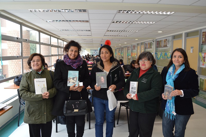 Con concurso de selfies Santo Tomás Temuco celebró el Día del Libro
