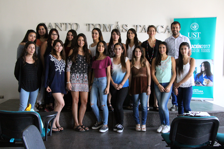 Primera promoción de Nutrición y Dietética inició internados en Talca