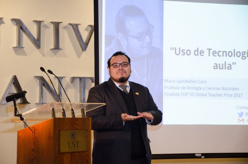 Mario Santibáñez: "Los niños están cada día más conectados a la tecnología, no sabemos si es algo bueno o malo, pero es nuestra realidad y hay que adecuarse a ello"