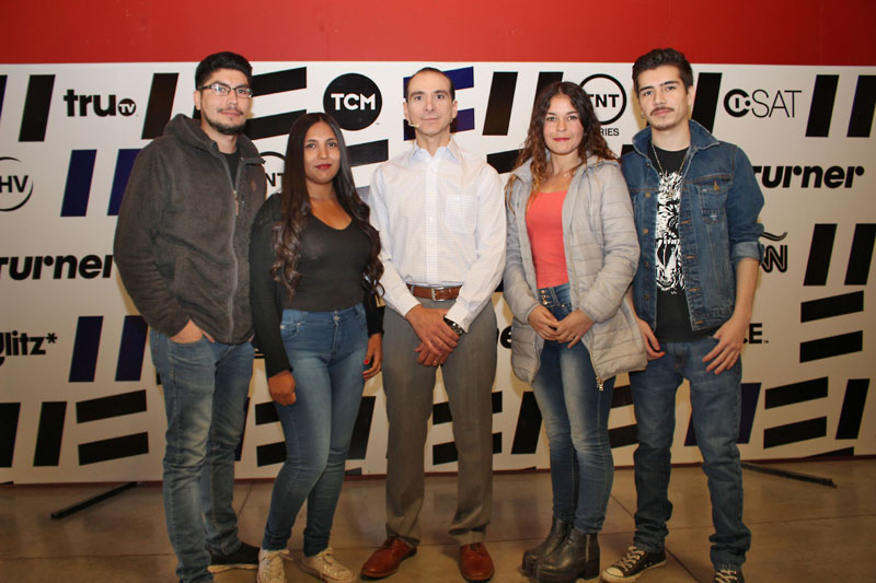 Alumnos de Santo Tomás asisten a emotiva charla en Chilevisión