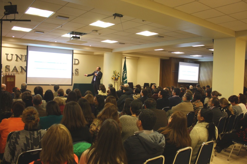 Masiva participación académica tuvo Taller de Acreditación en UST Santiago