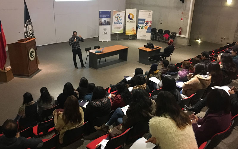 Familias de niños y niñas autistas tuvieron jornada de reflexión en UST La Serena