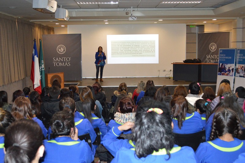 Charla sobre el desarrollo de la oralidad se realizó en Santo Tomás Temuco