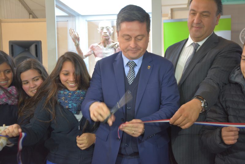 Autoridades inauguran muestra Bodies en Concepción