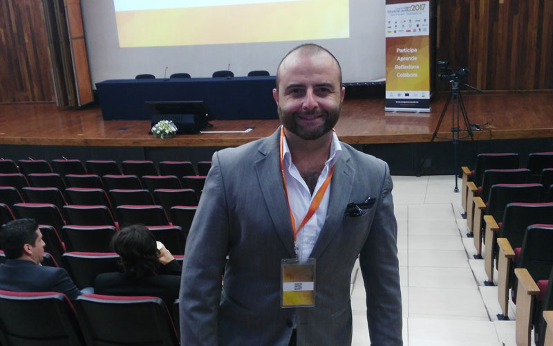 Docente de Derecho presentó ponencia en evento internacional en México