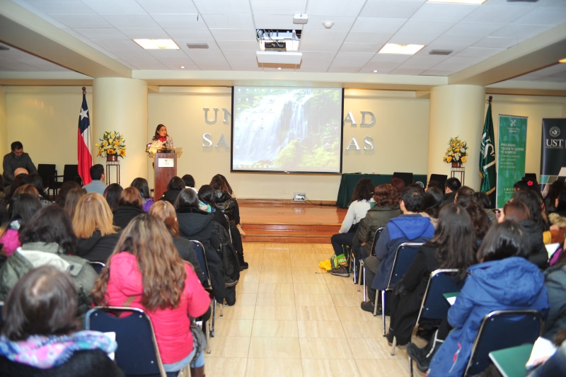 Madre de Antonia Garros entregó su testimonio en Seminario sobre Violencia en el Pololeo