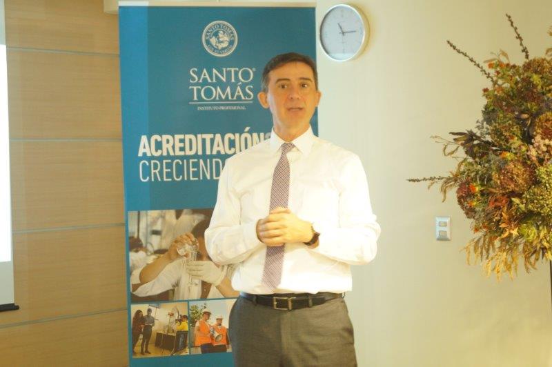 Vicerrector Académico socializa Informe de Evaluación Institucional