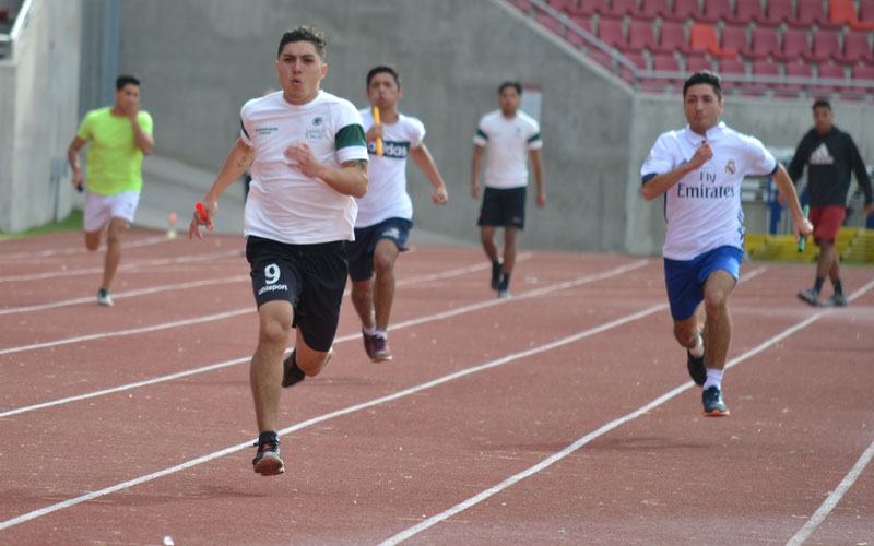 Alumnos de Preparador Físico desarrollaron campeonato de atletismo