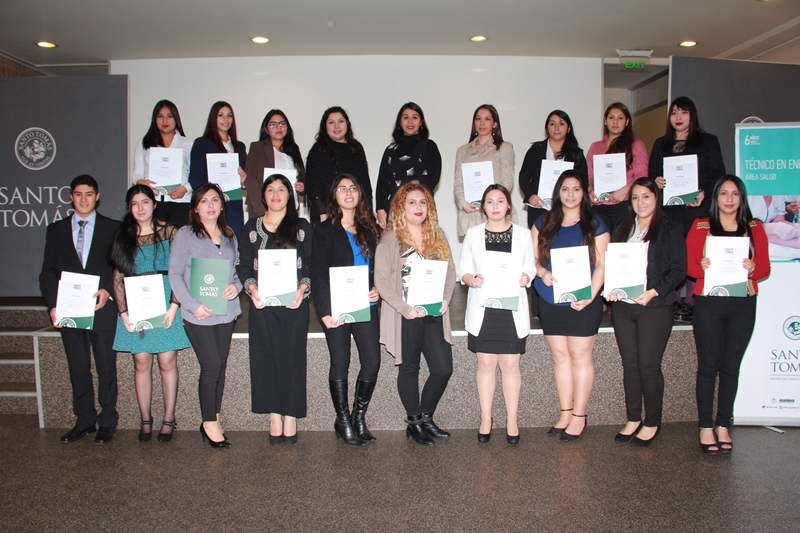 Estudiantes del Área de la Salud de Santo Tomás Temuco recibieron su certificación de Cuidador de Enfermos