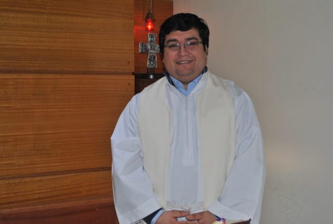“Un sacerdote joven ve las preocupaciones y esperanzas de sus pares de mejor manera”