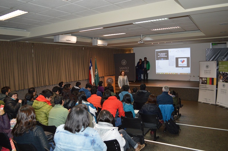 Técnico Agrícola y Ganadero de Santo Tomás Temuco realizó seminario sobre manejo de plaguicidas