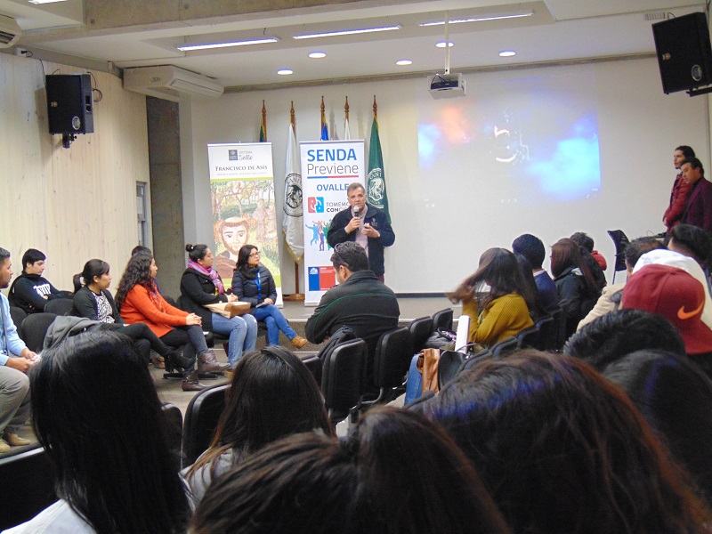 Estudiantes reflexionan sobre Idoneidad Profesional y consumo de alcohol y drogas