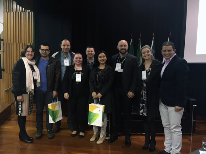 Seminario de manejo de paciente crítico realizado en Brasil contó con ponencia de docente de Enfermería de la UST Talca