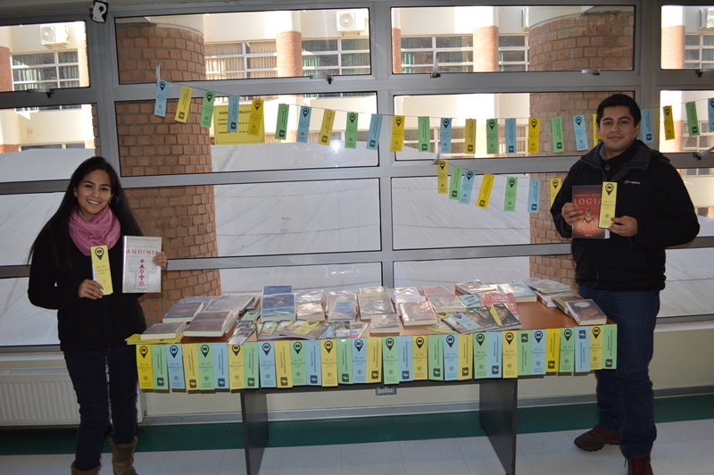 Con muestra de libros se celebró el Día del Bibliotecario en Santo Tomás Temuco