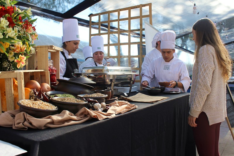 El IP y CFT Santo Tomás Curicó dejó huellas en Feria Gastronómica