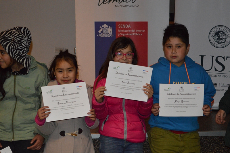Estudiantes de Psicología y Senda trabajaron en prevención de consumo de drogas y alcohol en barrios de Temuco