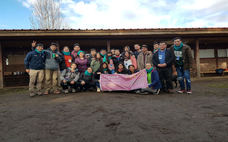 Estudiantes tomasinos colaboraron en sus vacaciones con familias de Pinto