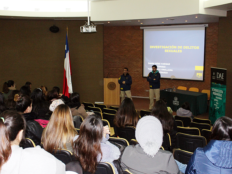Representantes de la PDI entregaron recomendaciones para que los alumnos puedan prevenir delitos sexuales