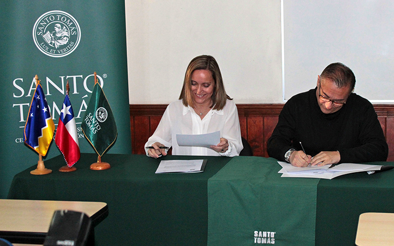 Santo Tomás Punta Arenas firma convenio de colaboración con Hogar de Cristo