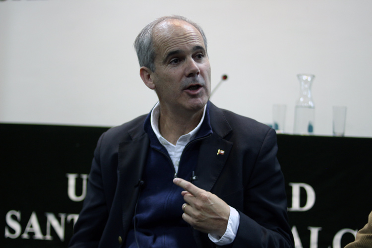 Rodrigo Galilea dio inicio a Ciclo de Diálogos Públicos en la UST Talca