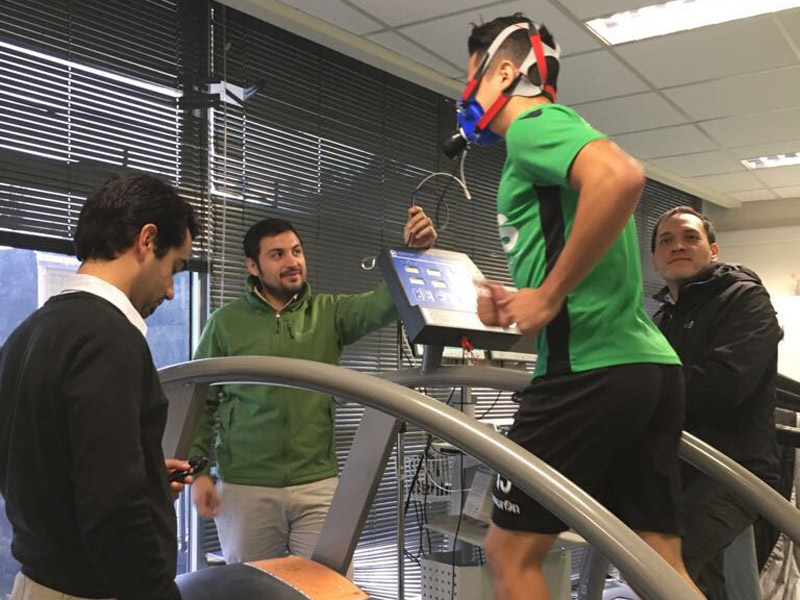 Plantel de Santiago Wanderers fue evaluado por Escuela de Kinesiología antes de iniciar la pretemporada
