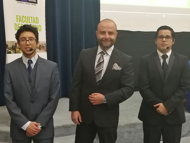 Estudiantes presentaron ponencia en seminario de Derecho de Familia