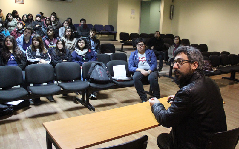 Estudiantes de Diseño Gráfico presenciaron charla sobre iconografía Diaguita