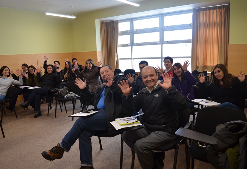 En Santo Tomás Puerto Montt se capacitan en lengua de señas