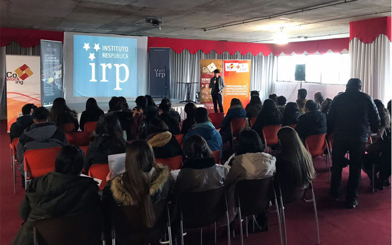Gran interés por curso de liderazgo público