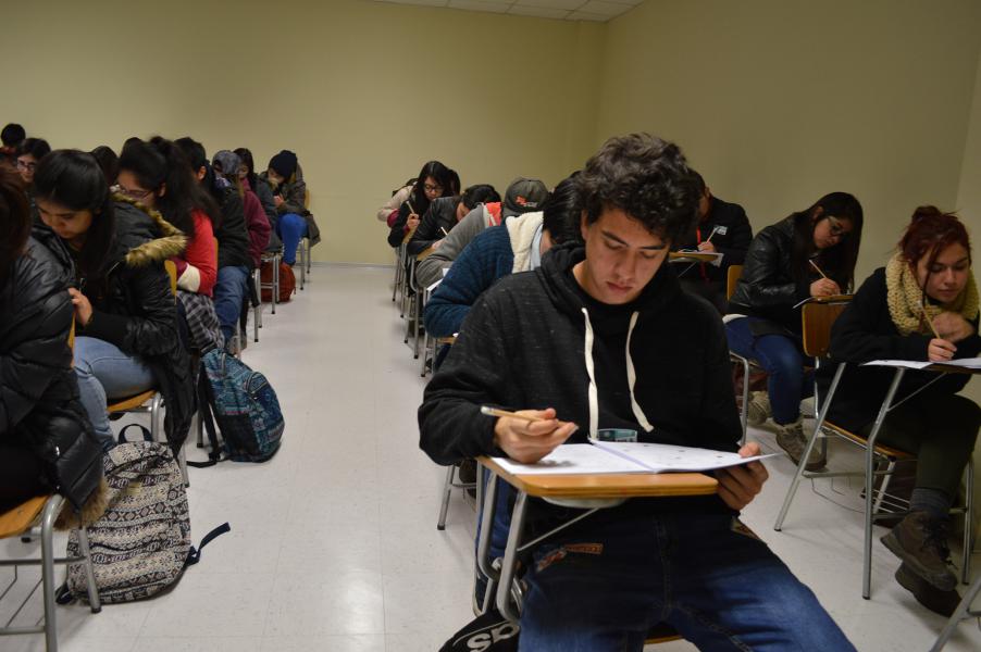 Más de 400 jóvenes participaron en Temuco del Primer Ensayo Nacional PSU de Santo Tomás