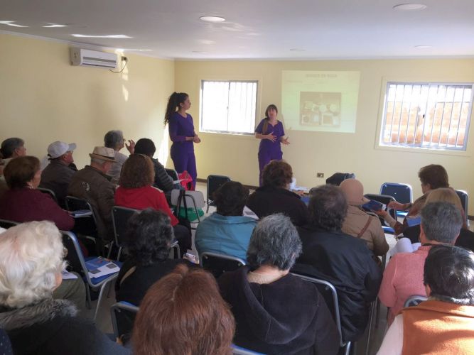Estudiantes de la Carrera de Nutrición UST  realizan taller de preparaciones entretenidas “Programa de alimentación complementaria en adulto mayor”
