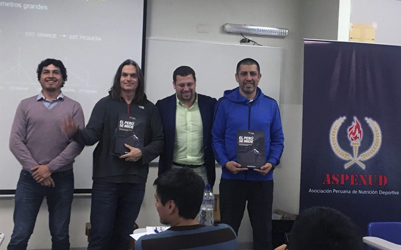 Docente de kinesiología participó como ponente en Congreso Internacional en Perú