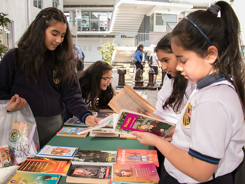 La magia de los libros y la cultura del intercambio se tomaron la UST en Antofagasta