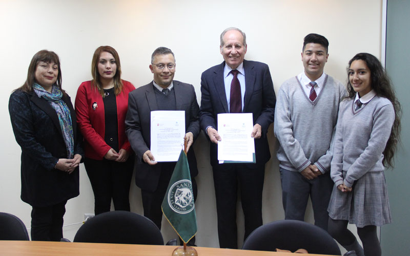 Área de Química firmó convenio con Liceo Jorge Alessandri de La Serena